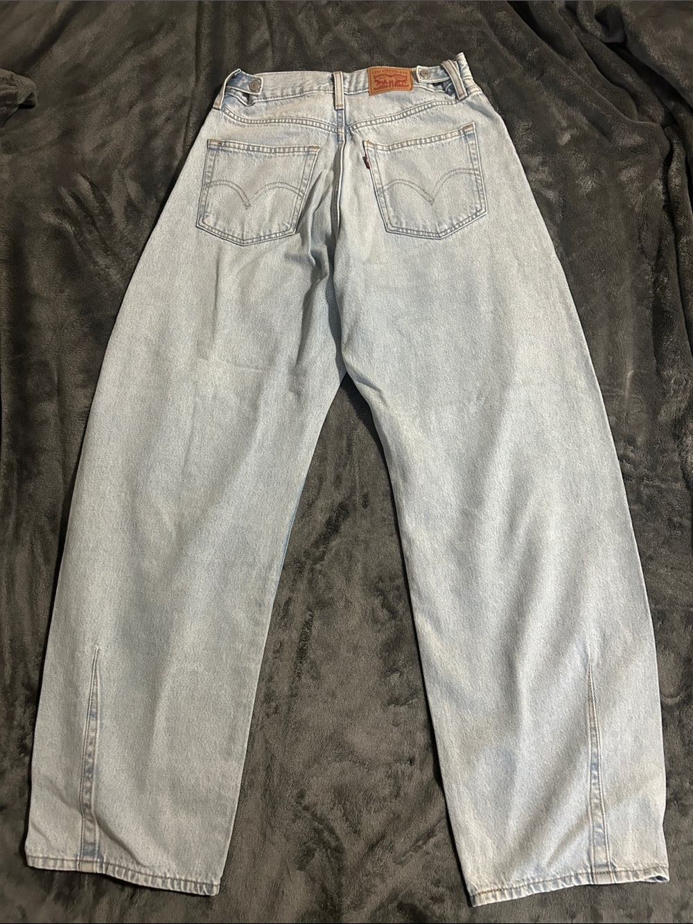 Light Wash High-Rise cinch barrel Jeans - Picture 4 of 5
